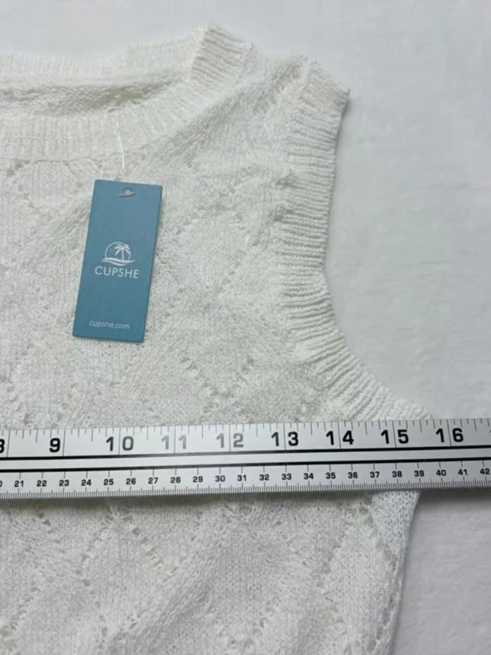CUPSHE Sweater Vest Diamond Pointelle Knit White Sleeveless Crew Neck L
